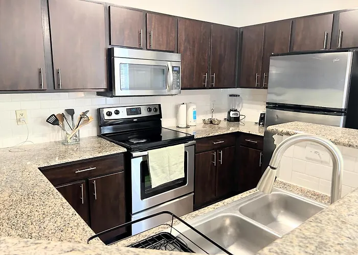 Hidden Gem At Med Center 2Br & 2Ba Apartment